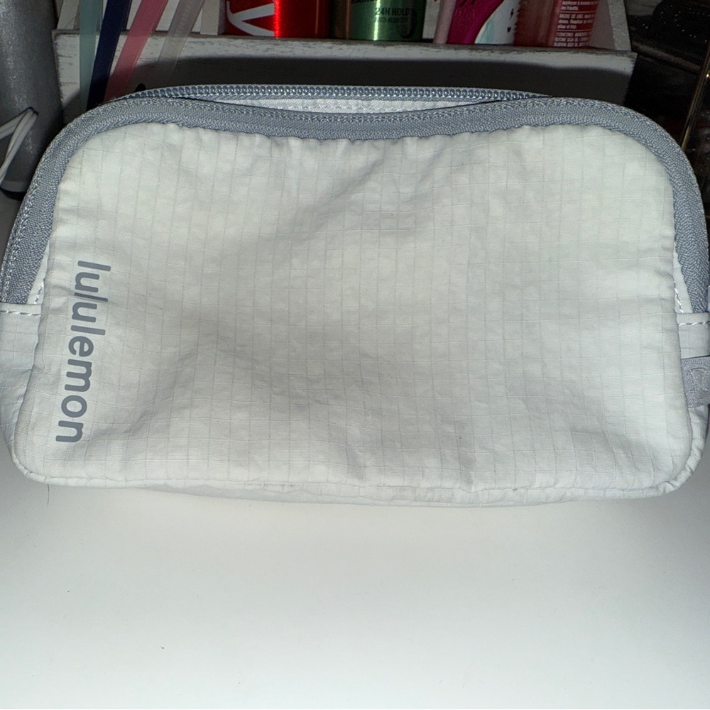 lululemon mini belt bag Minimalist Design